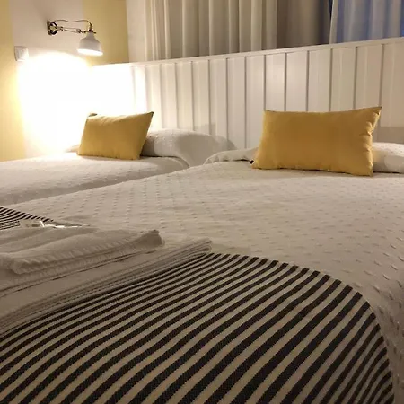 Residencial Celeste 3* 아구에다